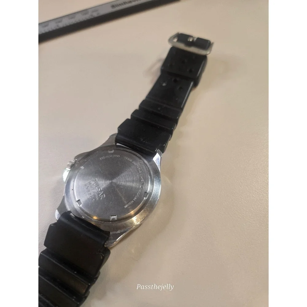 Pulsar Diver Watch Mens 200M White Dial Date Black Bezel Quartz Rubber Strap Vin